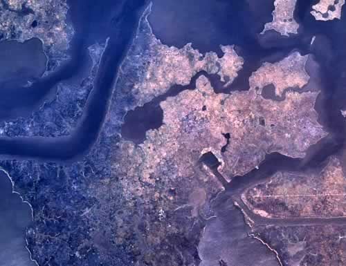 Brown land around West Terrebonne Bay